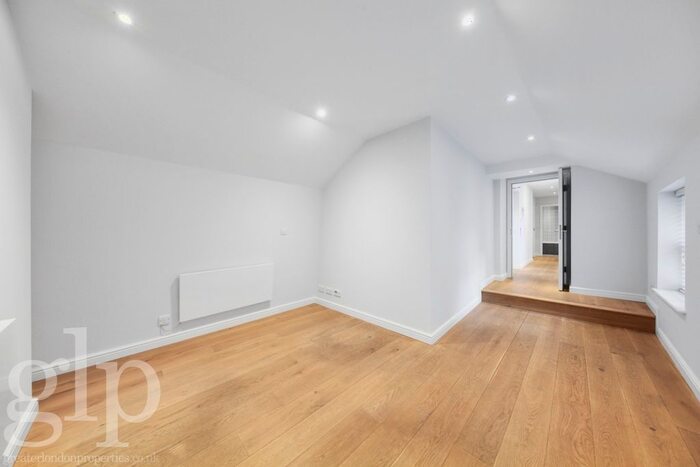 2 Bedroom Flat To Rent In Rupert Street, London, W1D