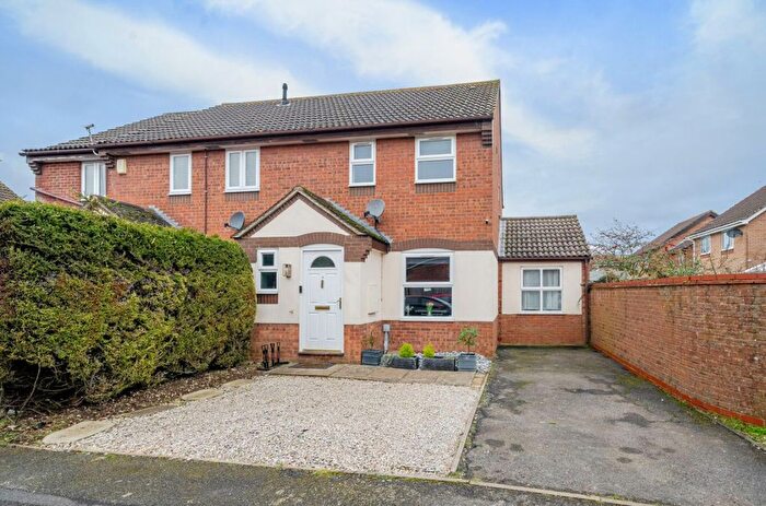 3 Bedroom Semi-Detached House For Sale In Gadsden Close, Cranfield, Bedford, MK43