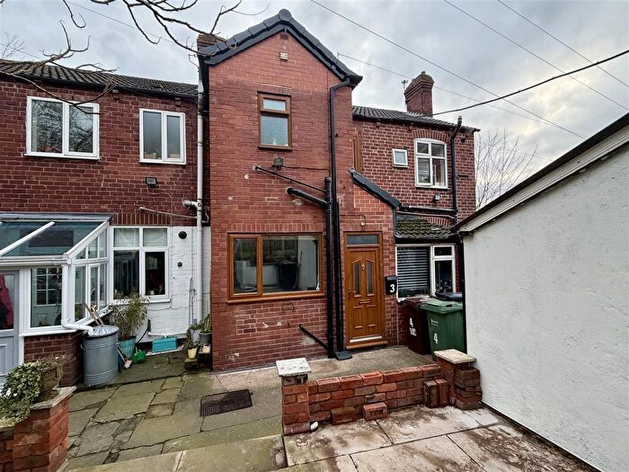 2 Bedroom Terraced House For Sale In Westfield Cottages, Kippax, Leeds, LS25