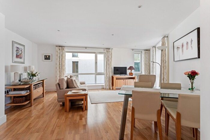 2 Bedroom Flat To Rent In Liberty Street, London, SW9