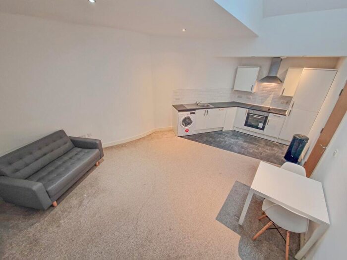 1 Bedroom Flat To Rent In Law Russell House, Vicar Lane, Bradford, West Yorkshire, BD1