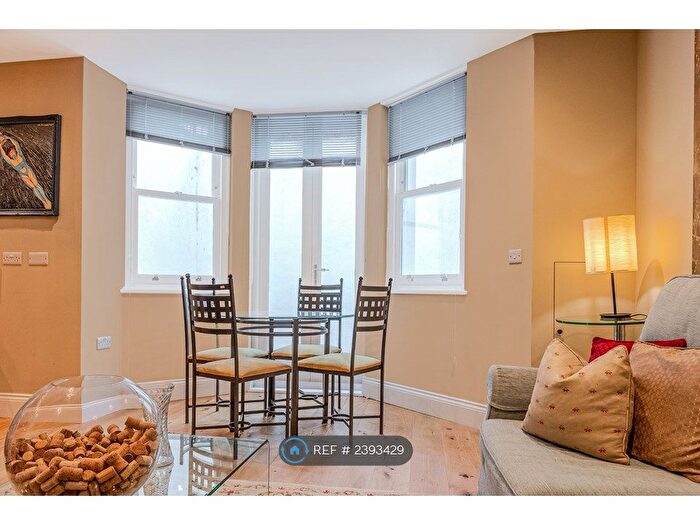 Studio To Rent In Clapham Common West Side, London, SW4