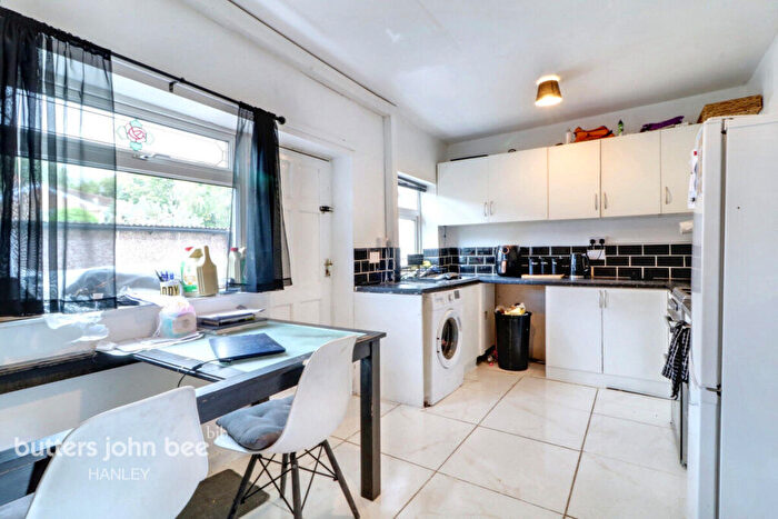 2 Bedroom Semi-Detached House For Sale In Beckton Avenue, Stoke-On-Trent, ST6