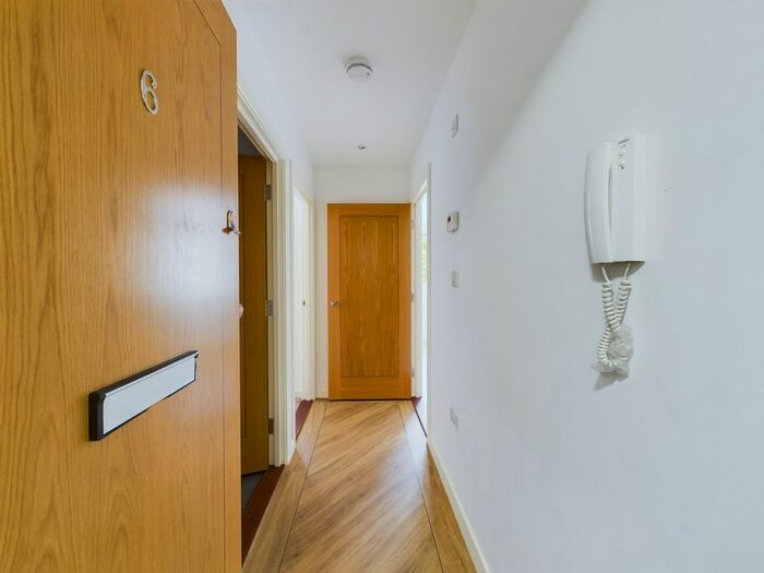 1 Bedroom Flat To Rent In Enterprise House, Isambaroad Brunel Road, Portsmouth, PO1