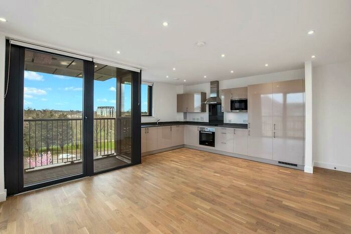 2 Bedroom Apartment To Rent In Burgess Springs, Chelmsford, CM1