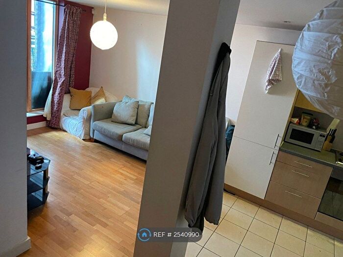 2 Bedroom Flat To Rent In Dyche Street, Manchester, M4