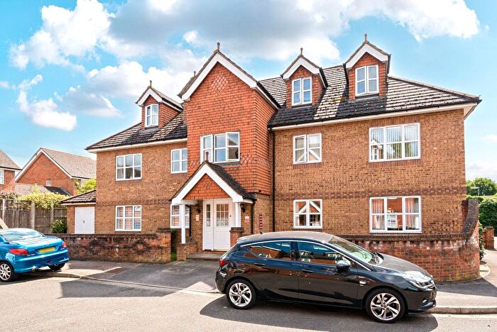2 Bedroom Flat For Sale In Riverview Gardens, Cobham, KT11