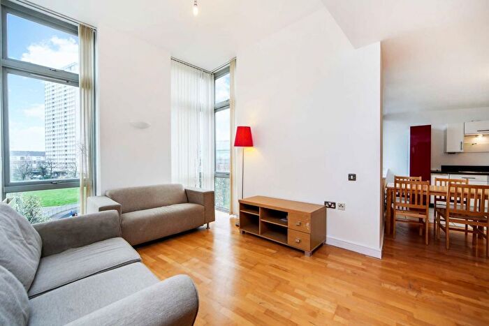 1 Bedroom Flat To Rent In Hunt Close, Notting Hill, W11