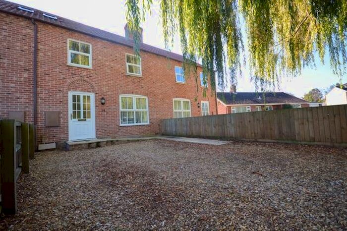 3 Bedroom House To Rent In Michaels Court, NR19