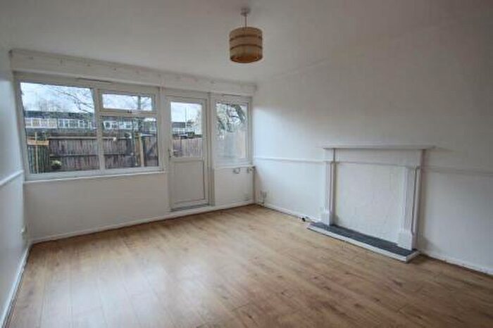 3 Bedroom Maisonette To Rent In Belvoir Close, Mottingham Eltham, SE9