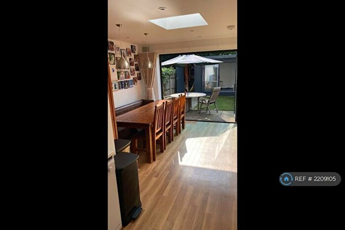 5 Bedroom End Of Terrace House To Rent In Queens Road, Haywards Heath, RH16