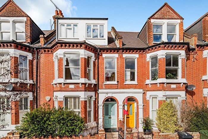2 Bedroom Flat For Sale In Fawnbrake Avenue, Herne Hill, London, SE24