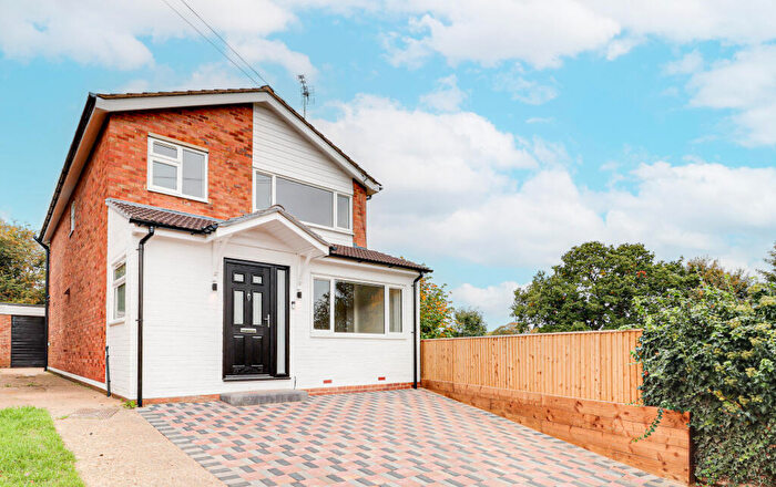 4 Bedroom Detached House For Sale In Harpenden Rise, Harpenden, AL5