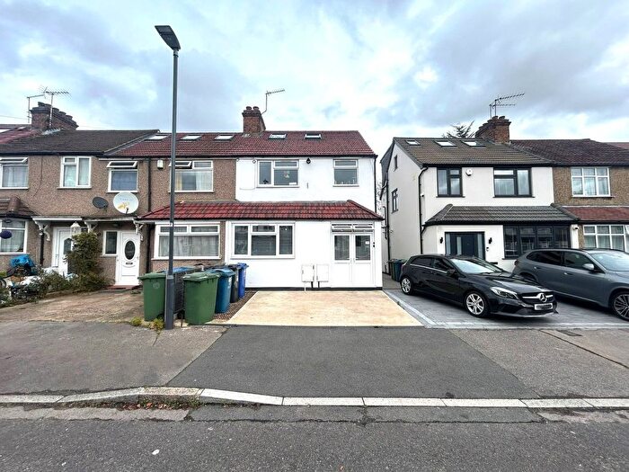 2 Bedroom Flat To Rent In Carmelite Road, Harrow, HA3