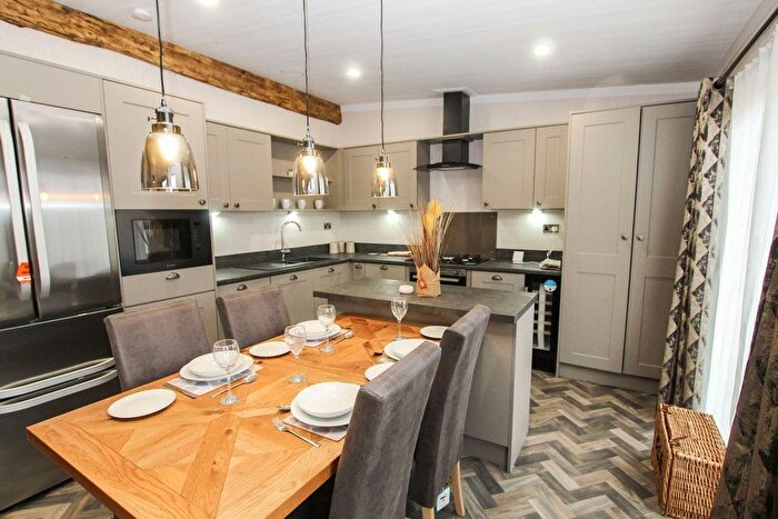 2 Bedroom Bungalow For Sale In Lodge - Chertsey Lane, Staines-Upon-Thames, TW18
