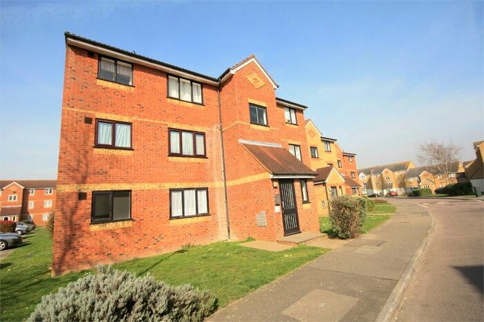 2 Bedroom Flat To Rent In Redford Close, Feltham, TW13