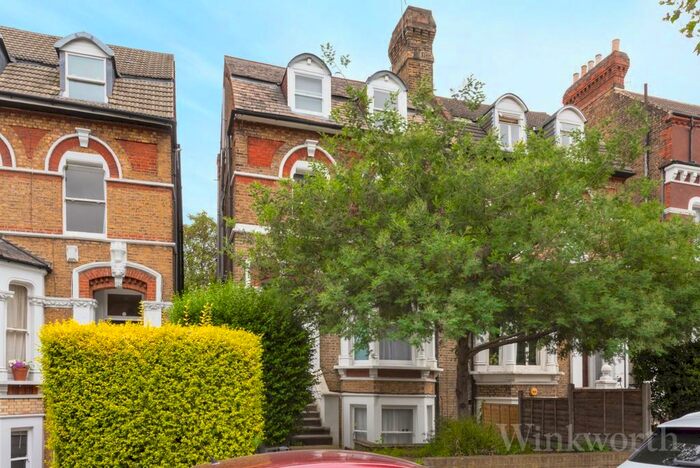 2 Bedroom Flat To Rent In Pepys Road, London, SE14