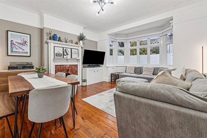 1 Bedroom Flat To Rent In Netheravon Road, London, W4