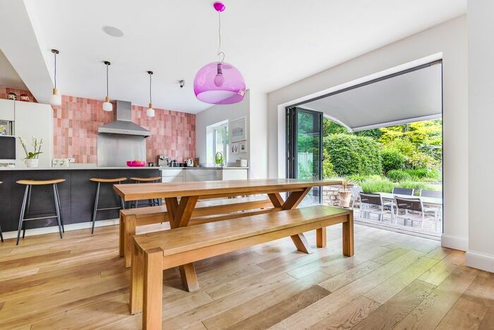 5 Bedroom Detached House To Rent In Barons Hurst, Epsom, KT18