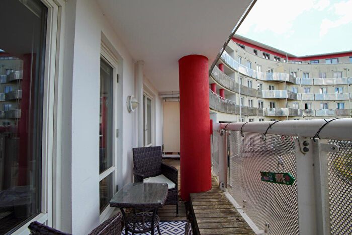 1 Bedroom Flat To Rent In The Crescent, Hannover Quay, BS1