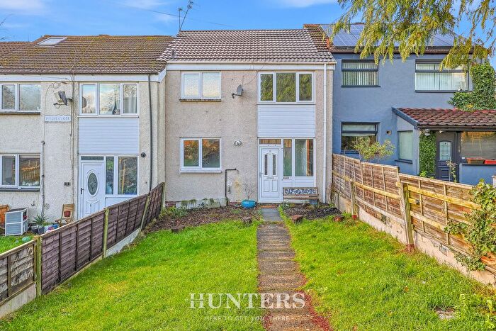 3 Bedroom Terraced House For Sale In Wells Close, Middleton, Manchester, M24