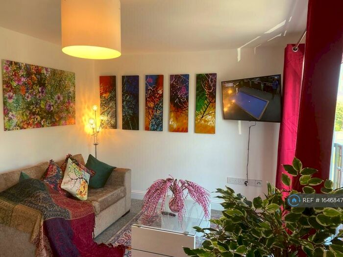 4 Bedroom Terraced House To Rent In Woodhead Drive, Cambridge, CB4