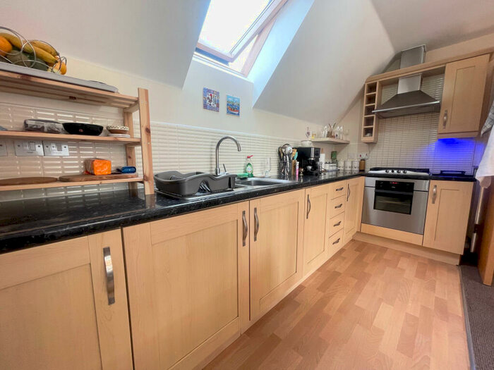 2 Bedroom Flat To Rent In Pintail Close, Cheltenham, GL51