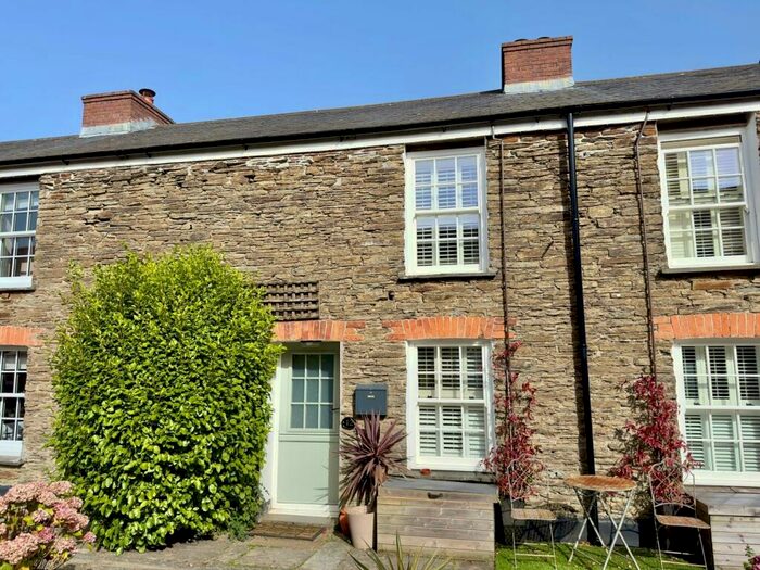 2 Bedroom End Of Terrace House For Sale In Edmonton, Wadebridge, PL27