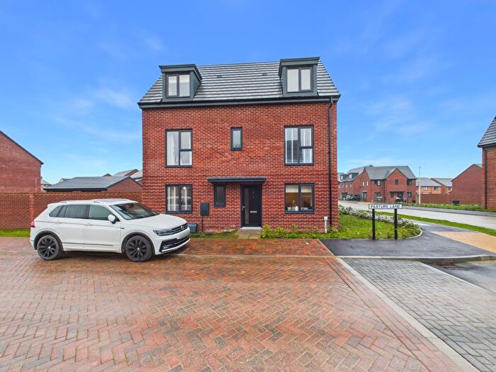 4 Bedroom Semi-Detached House For Sale In Pasture Lane, Kingswood, Hull, HU7