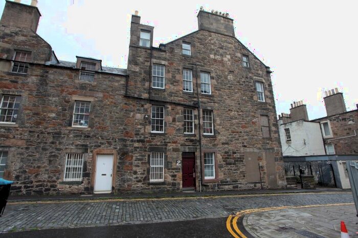 3 Bedroom Flat To Rent In Middlefield, Leith, Edinburgh, EH7