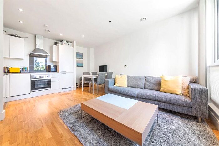 2 Bedroom Flat To Rent In Dowells Street, Greenwich, SE10
