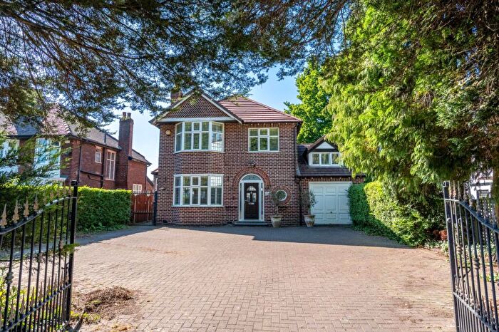 5 Bedroom Detached House For Sale In Washway Road, Sale, Greater Manchester, M33
