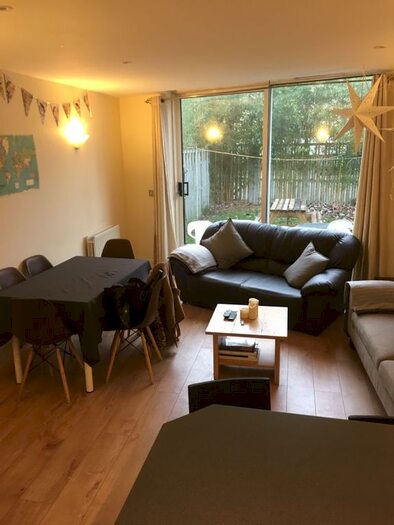 5 Bedroom Flat To Rent In Chillingworth Road, Islington, Holloway, North London N7