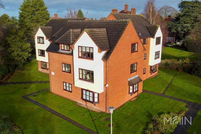 3 Bedroom Flat To Rent In Carisbrooke Road, Leicester, Leicestershire, LE2