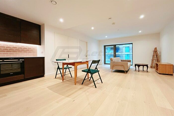 2 Bedroom Apartment To Rent In India House, E16