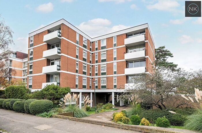 2 Bedroom Flat To Rent In Spanbrook, High Road, Chigwell, Essex, IG7