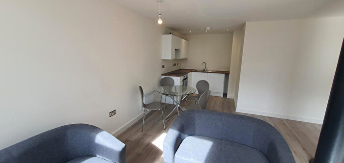 2 Bedroom Apartment To Rent In Conditioning House, Bradford, BD1