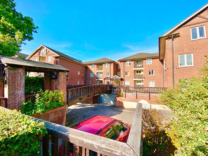 2 Bedroom Flat To Rent In Woodside Grange, Holden Road, Woodside Park, N12