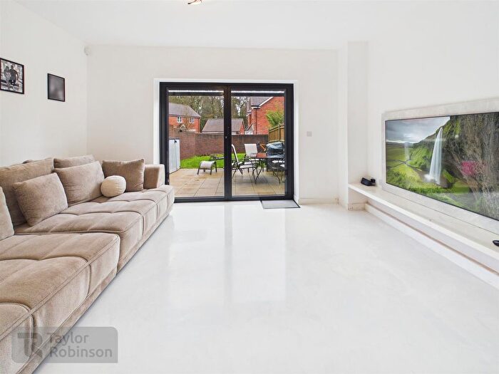 3 Bedroom Semi-Detached House For Sale In Somerley Drive, Crawley, RH10