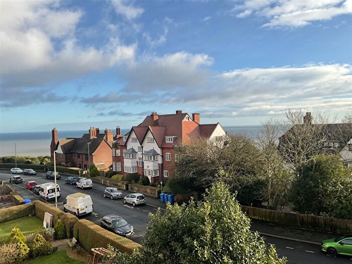2 Bedroom Flat For Sale In Esplanade Crescent, Scarborough, YO11