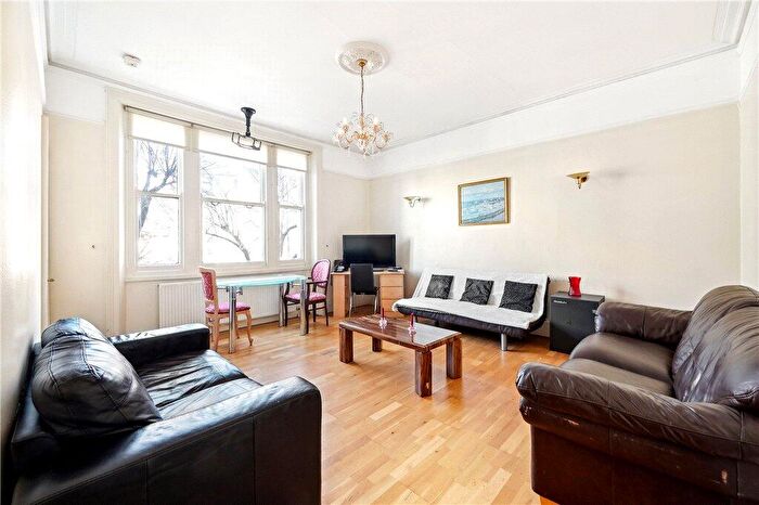 2 Bedroom Apartment To Rent In Redcliffe Gardens, London, SW10