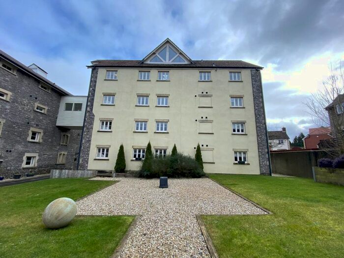 3 Bedroom Flat To Rent In Old Brewery Place, Oakhill, Nr Radstock BA3