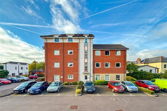2 Bedroom Apartment For Sale In Mistral Court, Bakers Close, St Albans, AL1