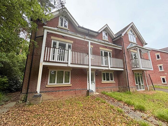 4 Bedroom End Of Terrace House For Sale In Parklands, Branksome Hill Road, Bournemouth, BH4