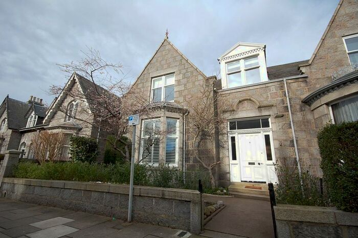 4 Bedroom Semi-Detached House To Rent In Hamilton Place, West End, Aberdeen, AB15