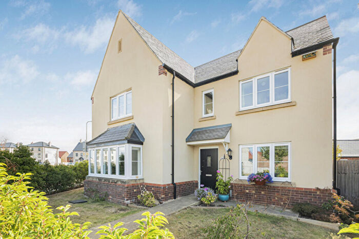 5 Bedroom Detached House For Sale In Izzard Road, Heyford Park, OX25