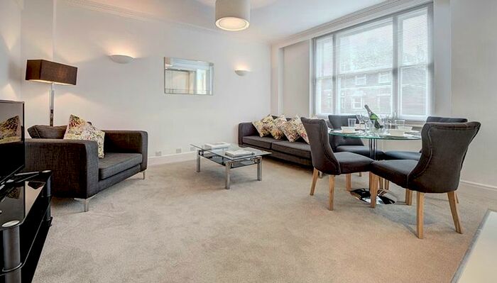 2 Bedroom Flat To Rent In Hill Street, London, W1J