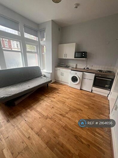 Studio To Rent In Venner Road, London, SE26