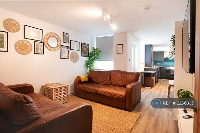 6 Bedroom Terraced House To Rent In Saxony Road, Liverpool, L7