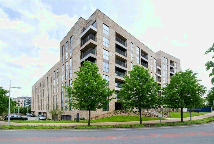 2 Bedroom Flat To Rent In Lakeside Drive, Park Royal, London NW10